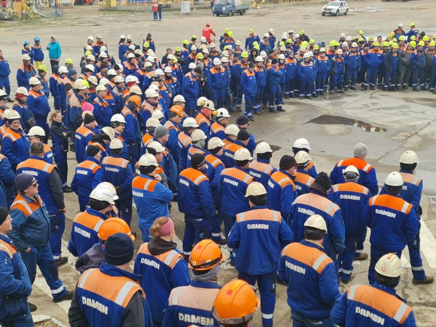 foto angajatii damen shipyards mangalia sa in a 12 a zi de protest planul de reorganizare sansa reluarii activitatii in santierul mangalia care ar duce la plata creantelor 69cfa291a8e12