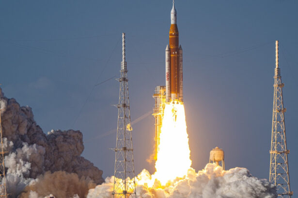 foto artemis ii pene de comunicatii recorduri doborate si un mesaj din trecut cinci momente cheie din survolul lunii 69d4b2465f36b