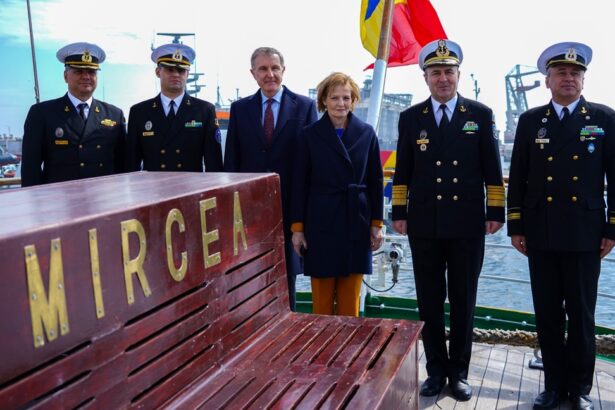 foto casa regala a romaniei in vizita oficiala la fortele navale in garnizoana constanta 69ccb5cab4ce2