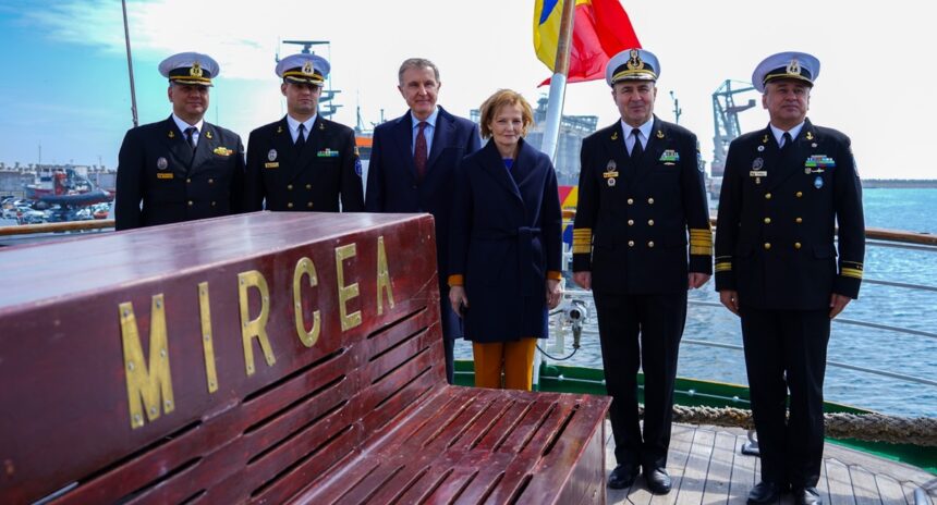 foto casa regala a romaniei in vizita oficiala la fortele navale in garnizoana constanta 69ccb5cab4ce2