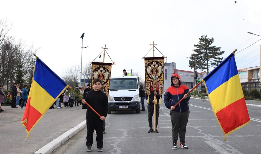foto credinciosii din murfatlar au facut pasi astazi in urma lui hristos de florii sub indrumarea parintelui alexandru lupascu si a celorlalti slujitori ai domnului 69d24cb408192