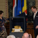 foto in ce stare sunt coiful de la cotofenesti si cele doua bratari dacice cum ar fi fost recuperate 69ce743d329d1