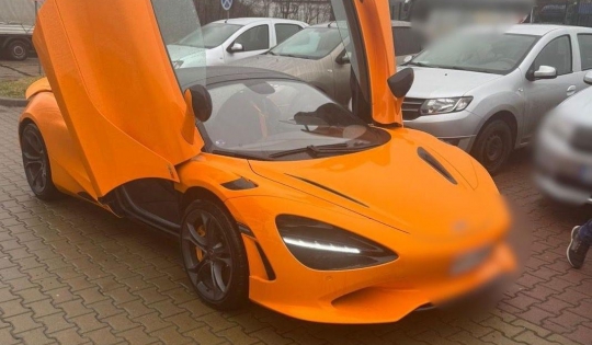 foto perchezitii in cazul unei retele de import ilegal de autovehicule de lux prejudiciul este de peste 12 milioane de euro 69d3f60b4d2b6