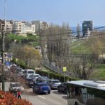 foto puhoi de oameni in zona peninsulara se circula bara la bara pe bulevardul marinarilor 69d25aa9b6d3f