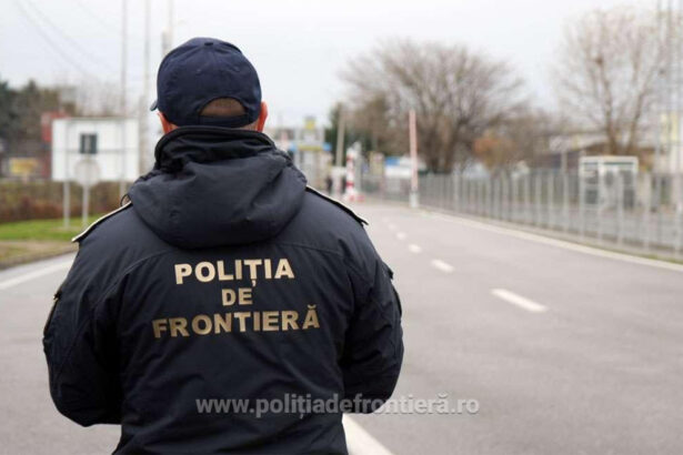 foto video un intreg arsenal a fost descoperit intr un colet venit din cehia pe aeroportul din cluj napoca 69d0f79b4cb3a