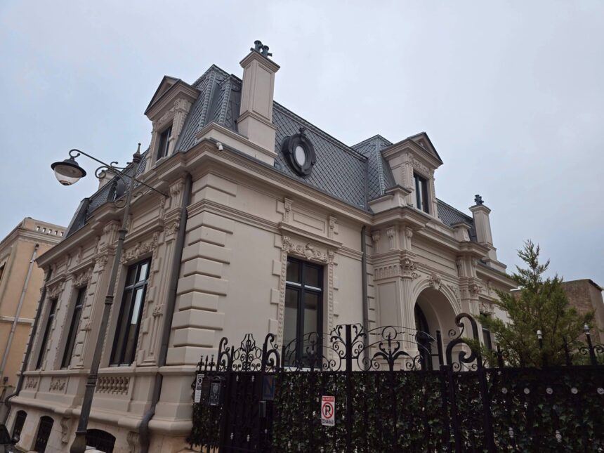 galerie foto un monument istoric construit in secolul xx este scos la vanzare a apartinut medicului pediatru aristide karatzali 69d57f7f12198