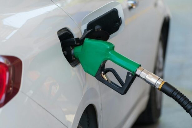 guvernul reduce acciza la motorina cu 30 de bani pe litru si limiteaza schimbarea preturilor la pompa la o singura data pe zi 69ce9e3333874