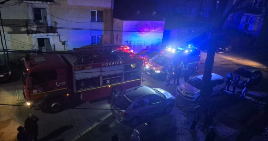 incendiu puternic intr un bloc din sighetu marmatiei peste 80 de oameni evacuati 69d603bd4caf7