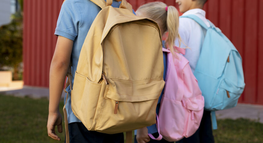 invatatoare plasata sub control judiciar dupa ce ar fi lovit in cap trei elevi de 6 si 7 ani i s a interzis sa profeseze 69d7687f2be08