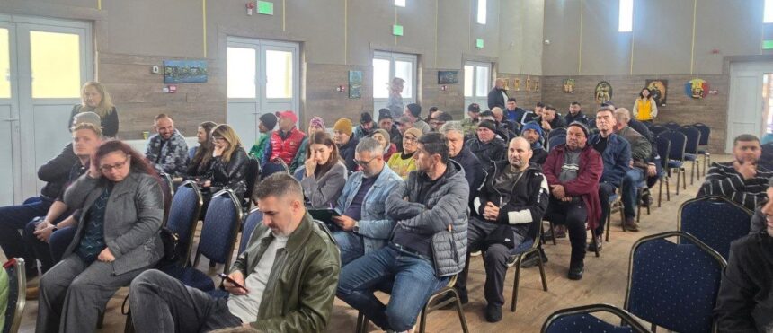 live foto video puz ul depozitului de deseuri nepericuloase din lumina realizat de compania envirotech srl in dezbatere publica organizata de primarie 69d65641d3cb1