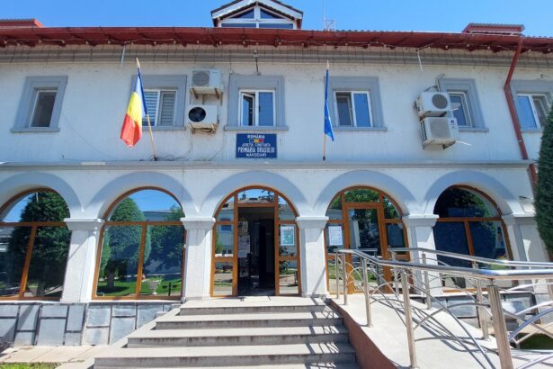 lovitura pentru functionarii reclamanti din primaria navodari majorarile salariale au fost anulate definitiv de instanta 69d458854c405