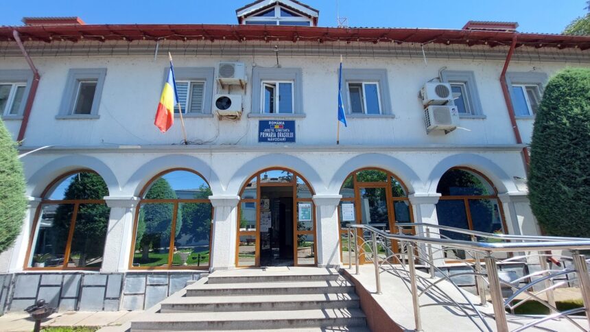 lovitura pentru functionarii reclamanti din primaria navodari majorarile salariale au fost anulate definitiv de instanta 69d458854c405