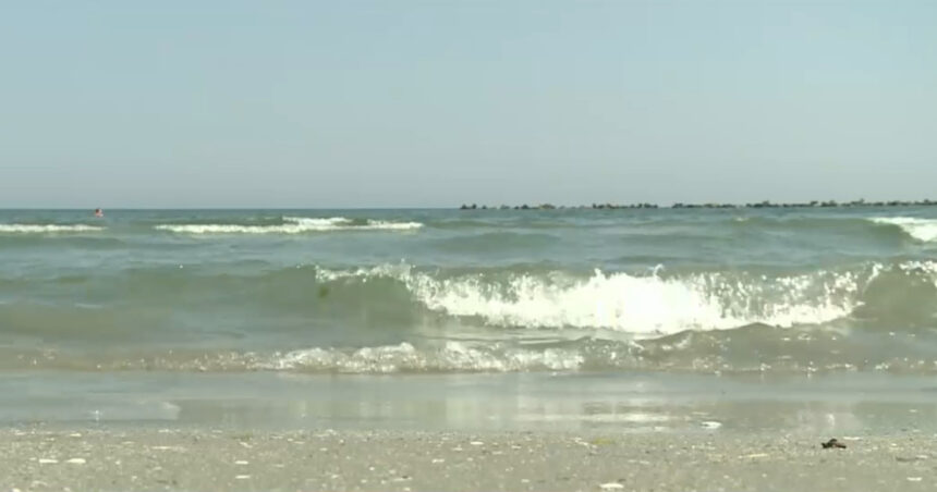 mai multe bucati de drona descoperite pe plaja din tuzla 69d006f076830