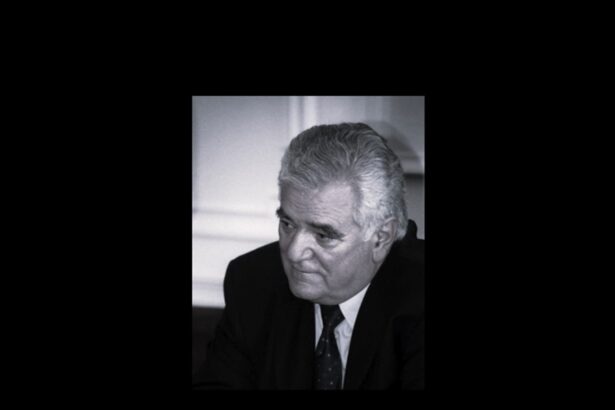 ministerul educatiei mesaj emotionant dupa moartea profesorului liviu maior de numele lui se leaga definirea statutului cadrului didactic 69d2ab85514bf