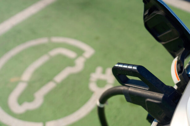 ministrul transporturilor am semnat contracte cu sri sts si spp pentru vehicule electrice si statii de incarcare 69d7e90730a31