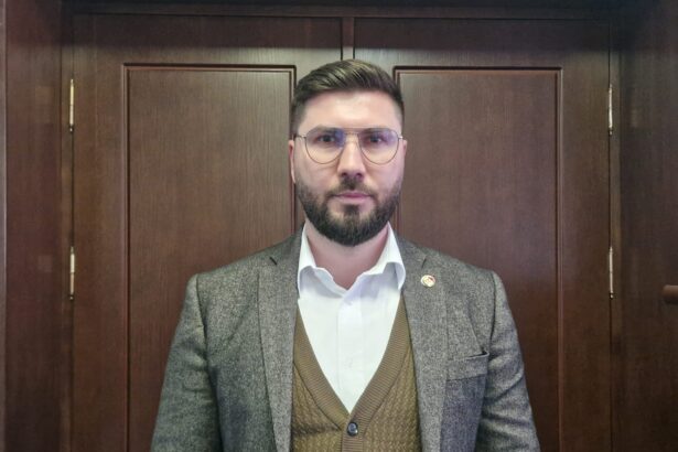 momente jenante in consiliul local cernavoda initiativa lui apostol de a avea un viceprimar a scos la iveala disperarea tuturor pentru o amarata de functie 69cd96a2b10cf