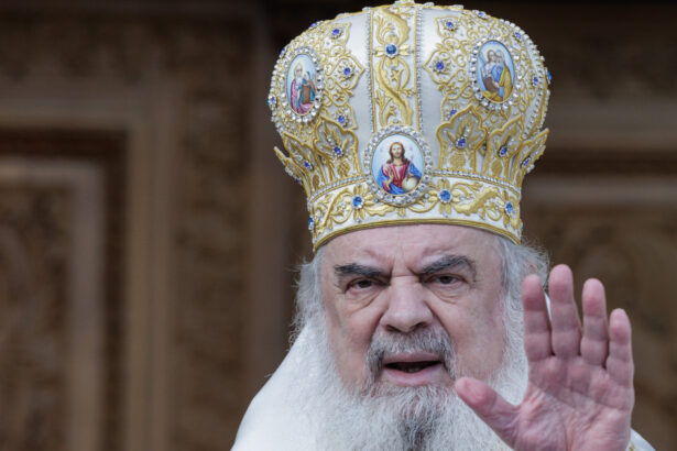 patriarhul daniel in pastorala de pasti este necesar sa fie afirmate cu tarie sfintenia casatoriei si solidaritatea in familie 69ce8b47450bb