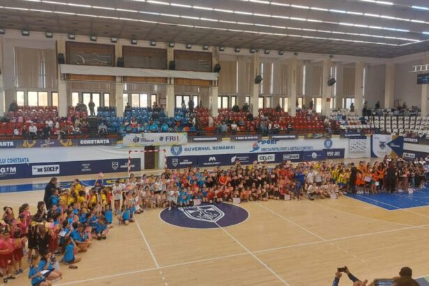 peste 300 de mici handbaliste constantene prezente la festivalul judetean de minihandbal 69d7656bac605