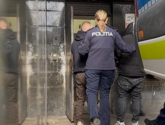 politistul de la medgidia acuzat de viol si pornografie infantila a fost dus in fata instantei a contestat arestul preventiv 69d4b3a9c8586