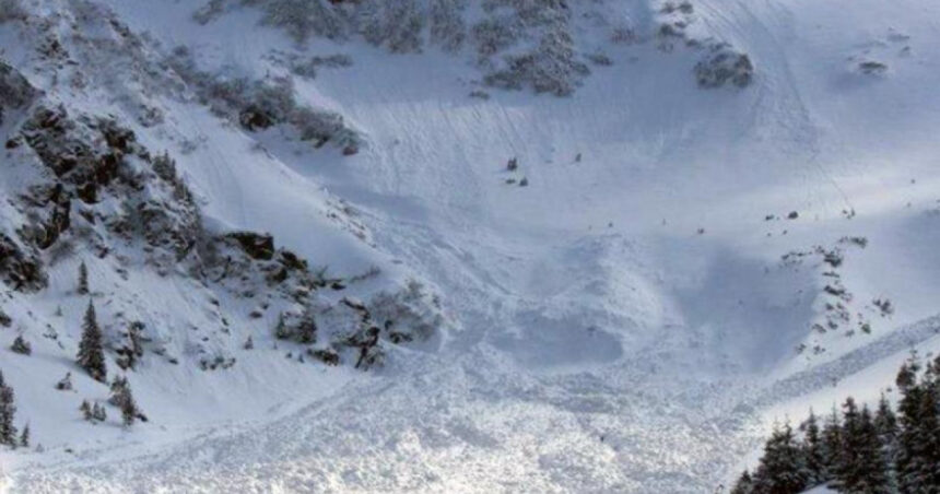 risc insemnat de avalanse cotat cu 3 din 5 in mai multe zone montane 69d15bf1462b8