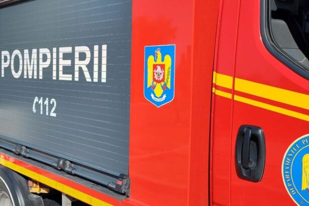 trafic restrictionat pe a2 dupa ce un autoturism a luat foc in zona intersectiei au a4 69cfc2689e500