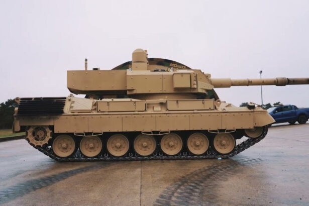 ucraina testeaza un tanc complet refacut in belgia o turela ultraperformanta asezata peste un model de blindat din razboiul rece 69d026941f5cb