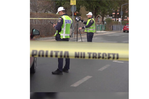 un copil de cinci ani nesupravegheat a fost lovit de un autoturism pe bulevardul aurel vlaicu 69d0017d5d675