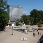 un nou proiect imobiliar in zona perla ce se construieste pe locul fostului bazin 69d0408a093f4