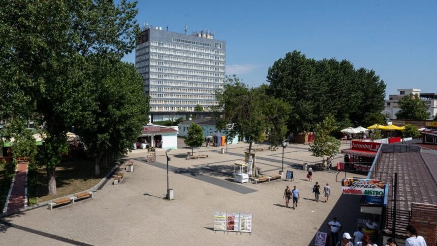 un nou proiect imobiliar in zona perla ce se construieste pe locul fostului bazin 69d0408a093f4