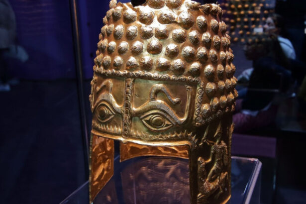 video au fost recuperate coiful de la cotofenesti si bratarile dacice furate din muzeul drents din olanda 69ce36e690683