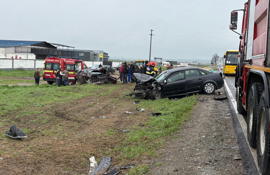 video groaznic accident de circulatie pe dn 22 in zona baia trei masini s au facut praf 69ce93ddcb4dd