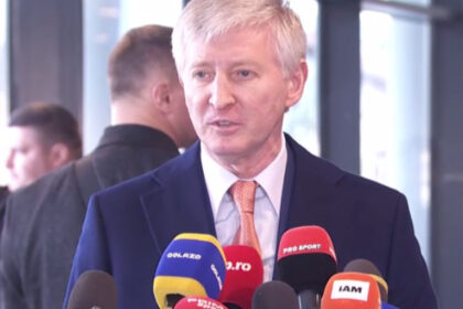 video miliardarul rinat ahmetov despre prietenia cu mircea lucescu m a invatat sa beau vin 69d7d3cdaaf33