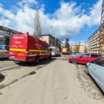 video scurgeri de gaze intr un bloc de garsoniere din zona abator pompierii au intrat pe geam pentru a inlatura pericolul 69d6447499354