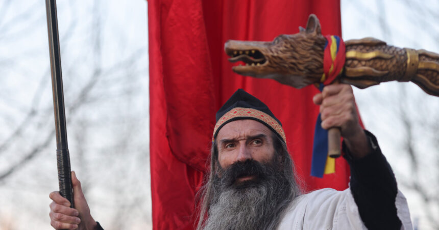 videofoto perchezitii in capitala intr un dosar de extremism online stegarul dac vizat dupa un clip cu salut nazist si imaginea lui eminescu 69cd21289a103