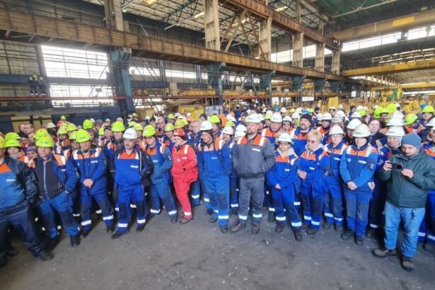 ziua 15 de protest la damen shipyards mangalia sa ministrul muncii in mijlocul angajatilor iata ce le a spus 69d68062e492b