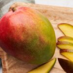 adio mere se poarta mango nu e o gluma peste 1 600 de elevi din constanta vor primi fructul exotic la scoala 6a00fd7c9ced4