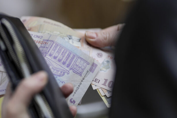 alocatiile si indemnizatiile pentru cresterea copilului intra de maine pe carduri cand ajung banii prin posta 69fc972287a6f
