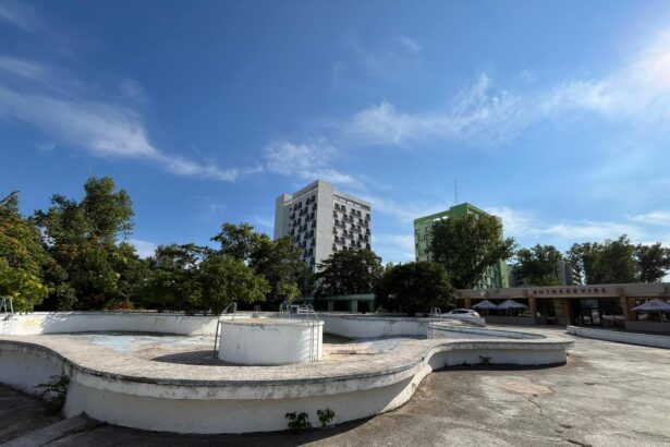 bloc de 8 etaje in locul piscinei de la hotel unirea din mamaia raspunsul radical al specialistilor 69fba97ae93d8