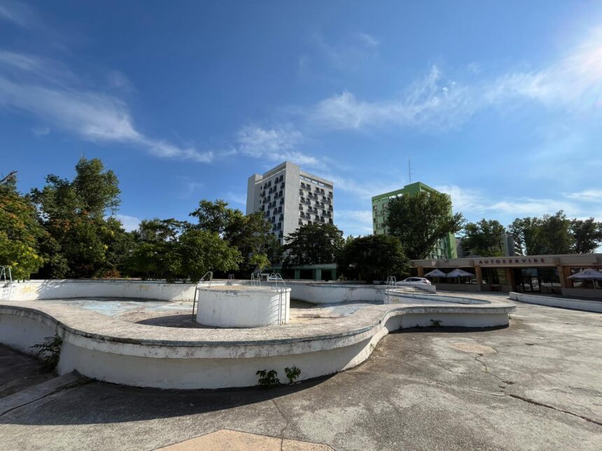 bloc de 8 etaje in locul piscinei de la hotel unirea din mamaia raspunsul radical al specialistilor 69fba97ae93d8