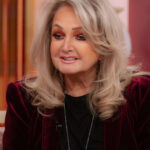 bonnie tyler in coma indusa dupa ce starea ei de sanatate s a inrautatit in urma unei interventii chirurgicale 6a00deac0cf7a
