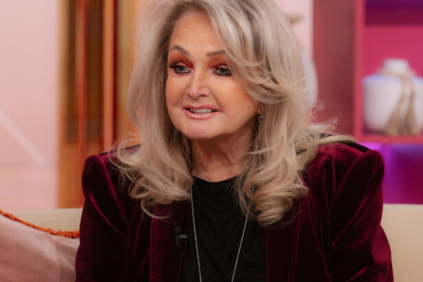 bonnie tyler in coma indusa dupa ce starea ei de sanatate s a inrautatit in urma unei interventii chirurgicale 6a00deac0cf7a