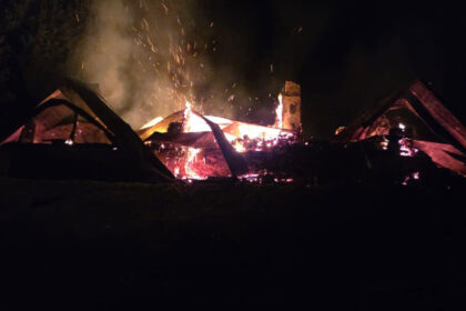 cabana gentiana din retezat un reper pentru turisti si iubitori ai muntelui a fost mistuita de un incendiu 69ff331a3b08b