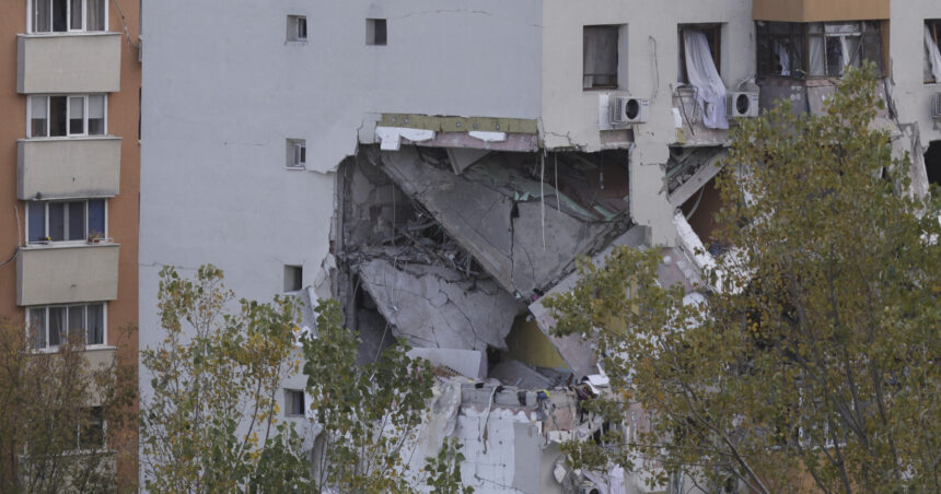 ciprian ciucu anunta ca a semnat in sfarsit contractul de punere in siguranta a blocului afectat de explozia din rahova 69fe1d5c790a0