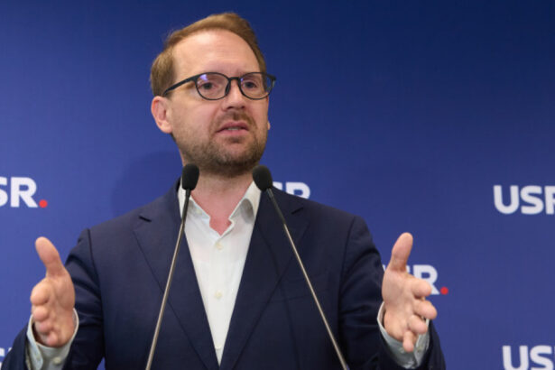 dominic fritz exclude o fuziune intre usr si pnl suntem partide distincte cu electorate distincte ce spune despre polul reformist 69fdf32fc31e1