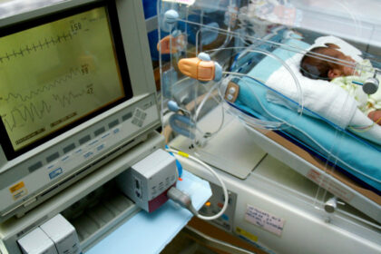 dsp a facut verificari la maternitatea polizu unde un nou nascut prematur a murit un medic a fost amendat precizarile spitalului 6a0312bae27d1