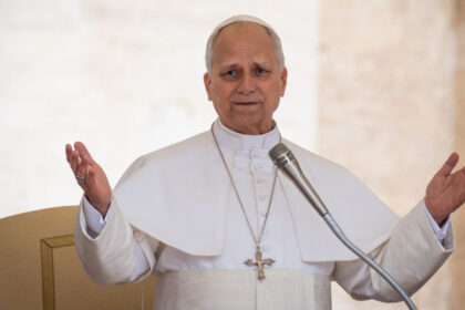 episcopiii francezi spun ca papa leon al xiv lea ar putea face o vizita la paris si lourdes in septembrie vaticanul nu a confirmat 69fba495ea143