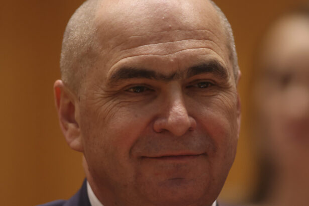 exclusiv il poate propune nicusor dan tot pe ilie bolojan premier explicatiile unui fost judecator ccr a primit un vot de blam 69fc73f90b116