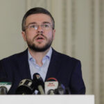 exclusiv irineu darau socat de minciuna din politica azi stai in fata si esti sigur ca spun adevarul iar a doua zi fac exact opusul 6a09d0ade1012