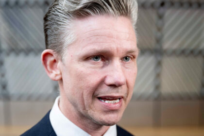 exclusiv pal jonson ministrul suedez al apararii daca romania si flancul estic al nato sunt puternice la fel e si flancul nordic 6a04d8049ec4f