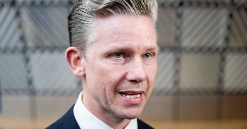 exclusiv pal jonson ministrul suedez al apararii daca romania si flancul estic al nato sunt puternice la fel e si flancul nordic 6a04d8049ec4f